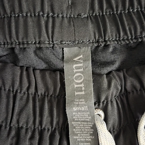 Vuori Clementine Shorts Women's Size Small - Picture 6 of 7